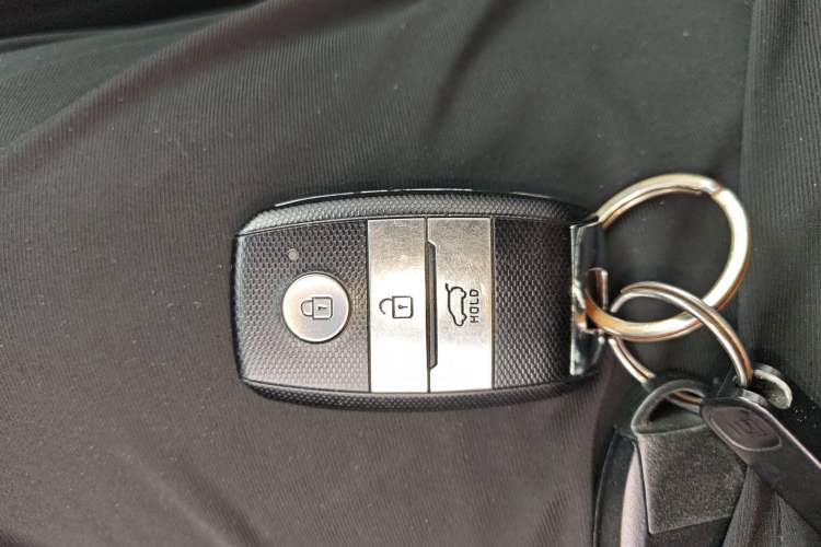 Used Kia KX3 2015 1.6L Automatic Two-Wheel Drive DLX Vehicle Key