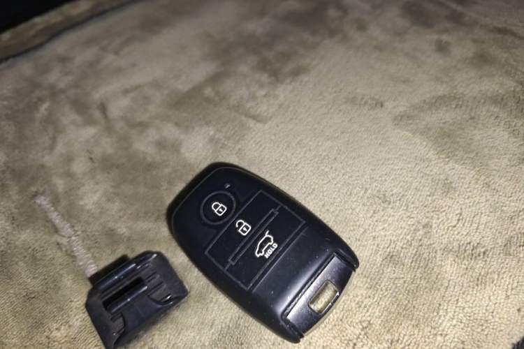 Used Kia KX3 2015 1.6L Automatic Two-Wheel Drive DLX Vehicle Key