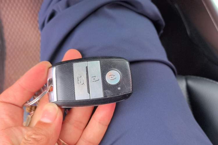Used Kia KX3 2015 1.6L Automatic Two-Wheel Drive DLX Vehicle Key
