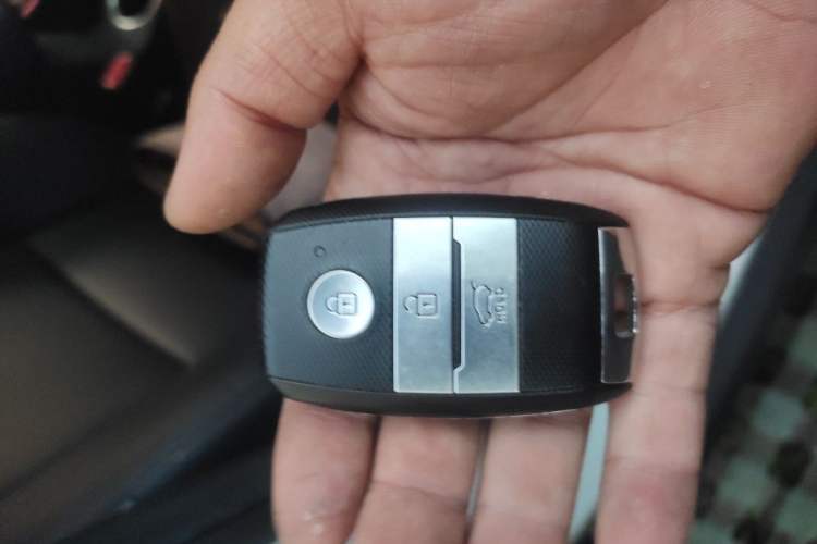 Used Kia KX3 2015 1.6L Automatic Two-Wheel Drive DLX Vehicle Key