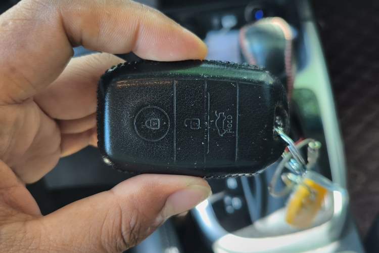 Used Kia KX3 2015 1.6L Automatic Two-Wheel Drive DLX Vehicle Key