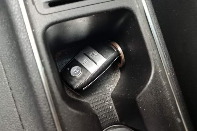 Used Kia KX3 2015 1.6L Automatic Two-Wheel Drive DLX Vehicle Key