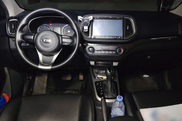 Used Kia KX3 2015 1.6L Automatic Two-Wheel Drive DLX Center Console