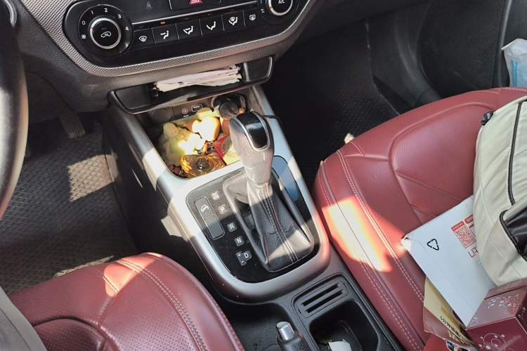 Used Kia KX3 2015 1.6L Automatic Special Gear Lever