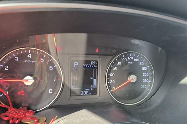 Used Kia KX3 2015 1.6L Automatic Special Odometer Close Up