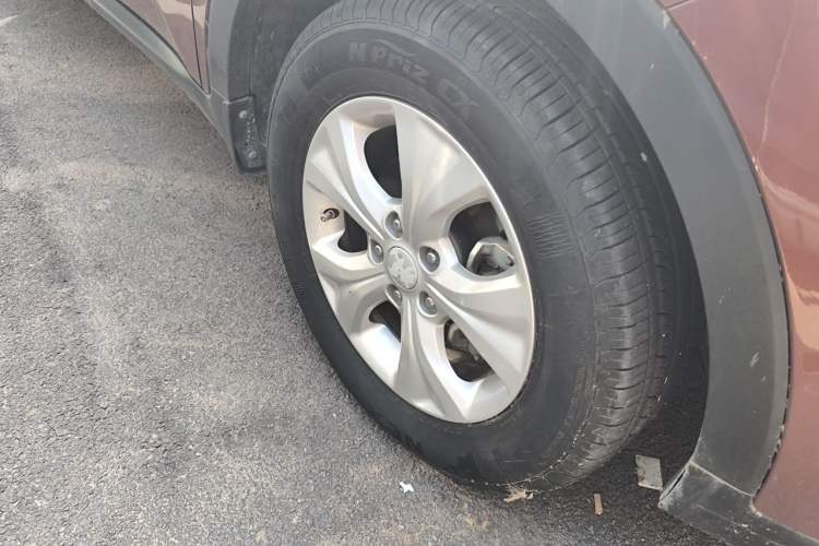 Used Kia KX3 2015 1.6L Automatic Special Right Front Wheel Hub
