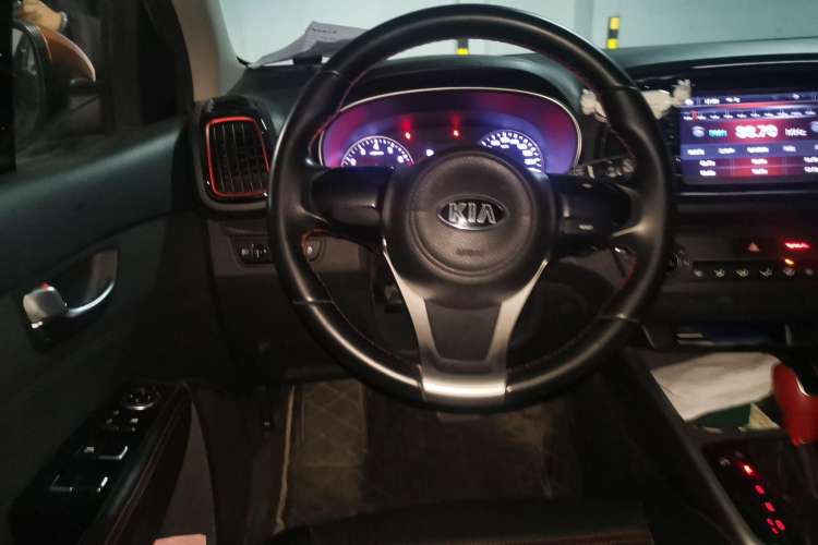 Used Kia KX3 2015 1.6T Automatic Two-Wheel Drive DLX Steering Wheel