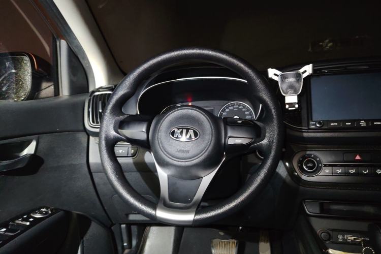 Used Kia KX3 2015 1.6L Automatic Two-Wheel Drive DLX Steering Wheel