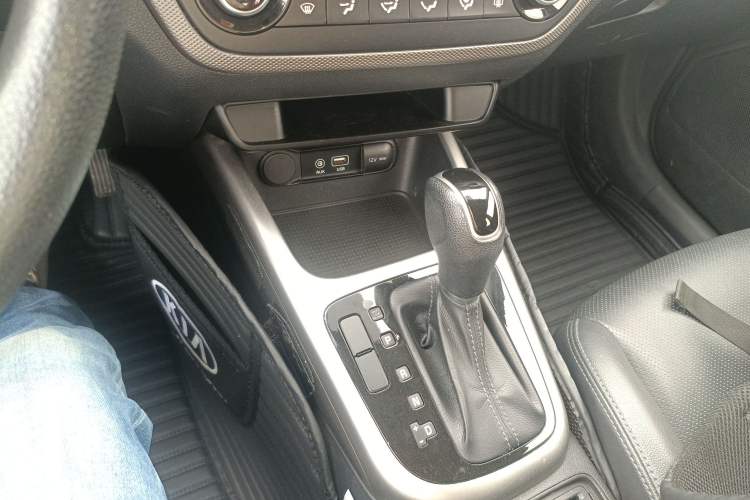 Used Kia KX3 2017 1.6L Automatic Aoya Version Gear Lever