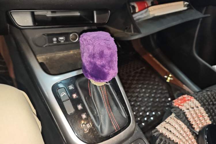 Used Kia KX3 2017 1.6T Automatic Aoya Edition Gear Lever