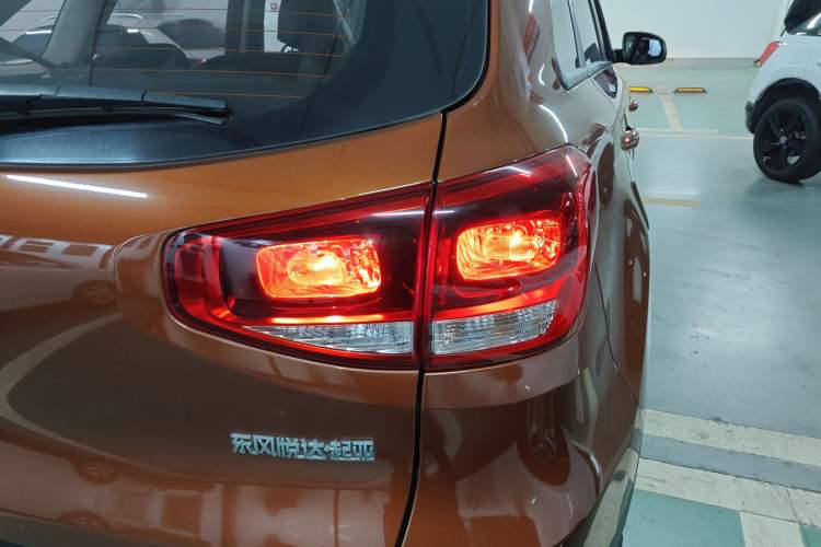 Used Kia KX3 2017 1.6L Automatic Aofeng Edition Exterior 3