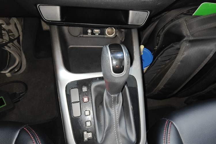 Used Kia KX3 2017 1.6L Automatic Aofeng Edition Gear Lever