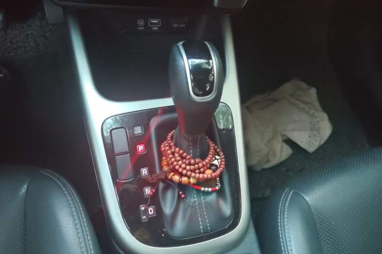 Used Kia KX3 2017 1.6L Automatic Aoya Version Gear Lever