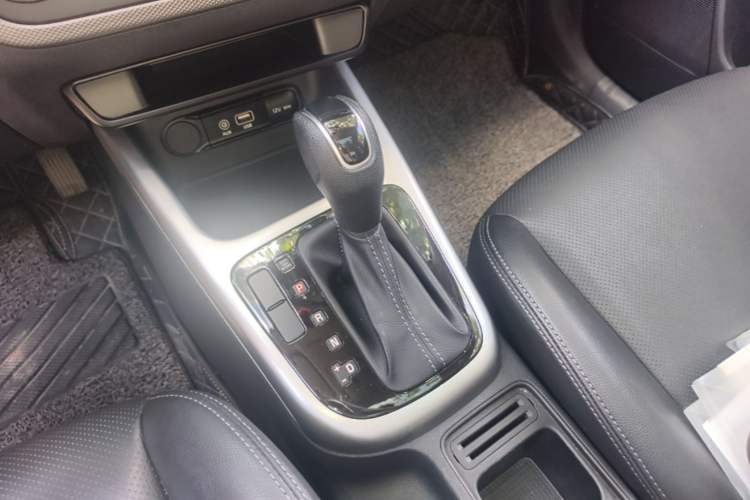 Used Kia KX3 2017 1.6L Automatic Aoya Version Gear Lever