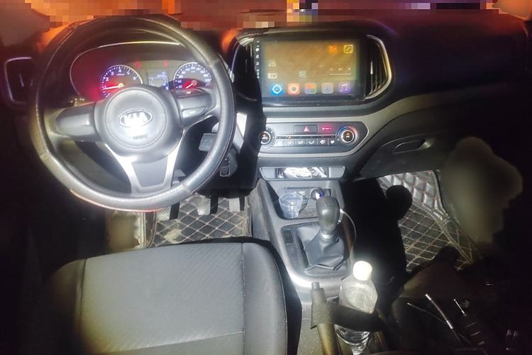 Used Kia KX3 2017 1.6L Manual Aofeng Edition Interior 2
