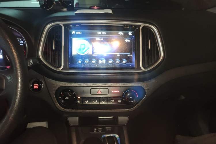 Used Kia KX3 2017 1.6L Automatic Aoya 15th Anniversary Special Edition Audio And AC Panel