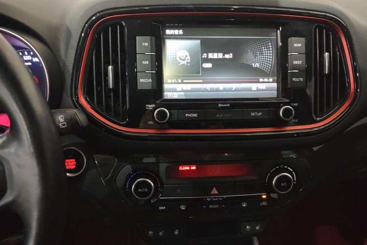 Used Kia KX3 2017 1.6T Automatic Aozun Edition Audio And AC Panel