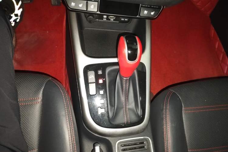 Used Kia KX3 2017 1.6T Automatic Aozun Edition Gear Lever
