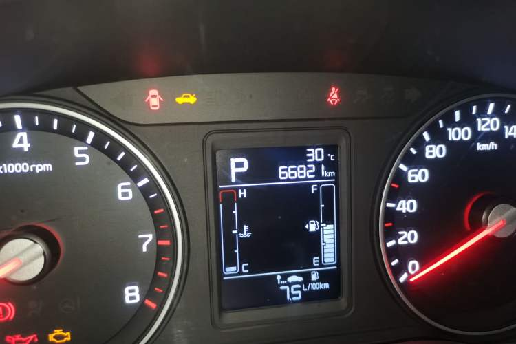 Used Kia KX3 2017 1.6L Automatic Aoya Version Odometer Close Up
