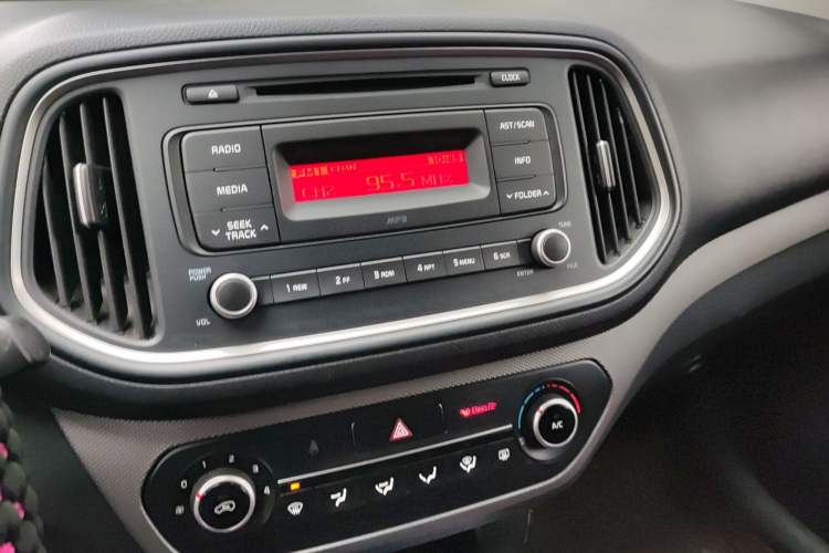 Used Kia KX3 2017 1.6L Manual Aofeng Edition Audio And AC Panel