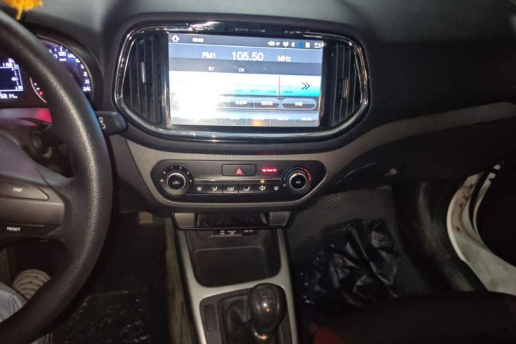 Used Kia KX3 2017 1.6L Manual Aofeng Edition Audio And AC Panel