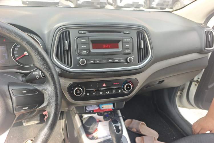 Used Kia KX3 2017 1.6L Automatic Aofeng Edition Audio And AC Panel