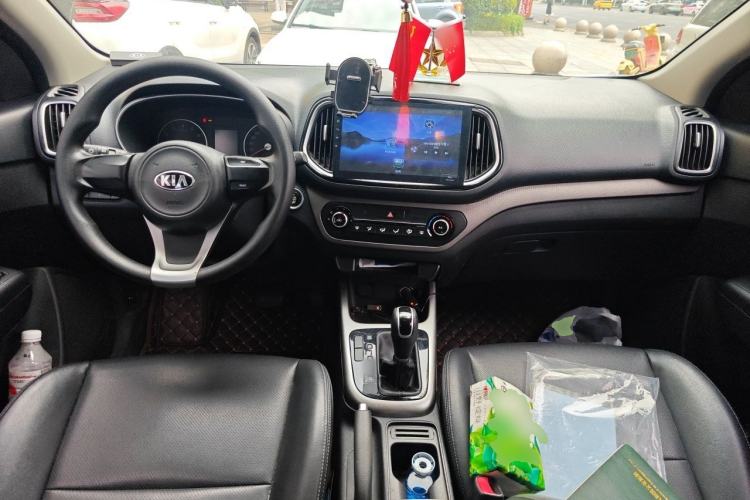 Used Kia KX3 2017 1.6L Automatic Aozun Edition Center Console