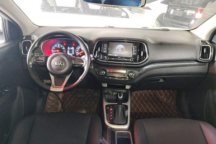 Used Kia KX3 2017 1.6L Automatic Aozun Edition Center Console