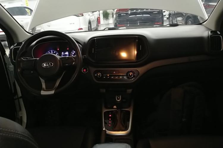 Used Kia KX3 2017 1.6L Automatic Aoya Version Center Console