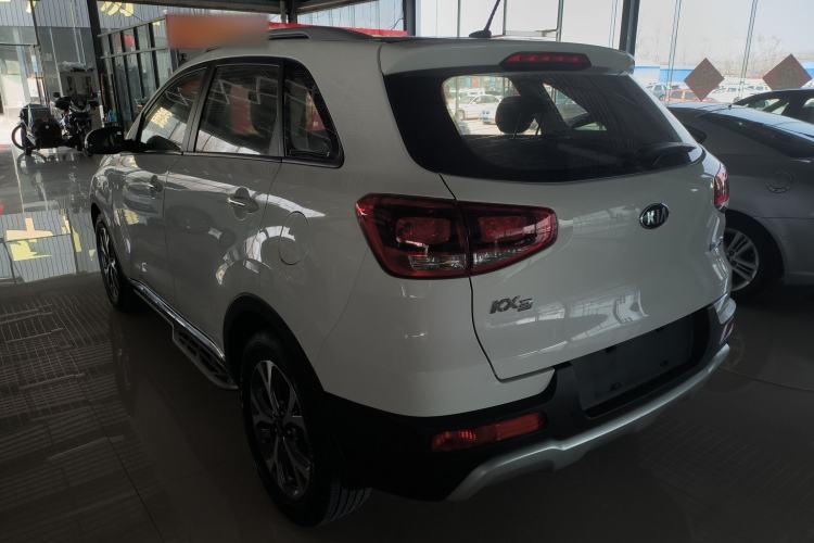 Used Kia KX3 2017 1.6L Automatic Aoya Version Exterior 2