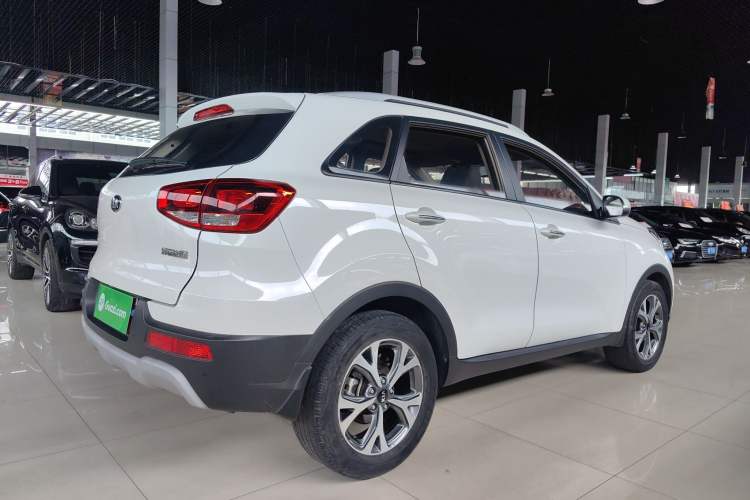 Used Kia KX3 2017 1.6L Automatic Aoya Version Exterior 3
