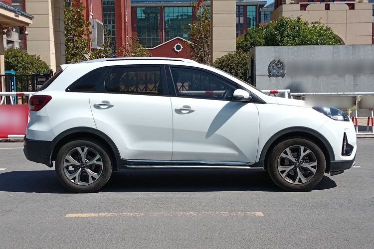 Used Kia KX3 2017 1.6L Automatic Aoya Version Exterior 3