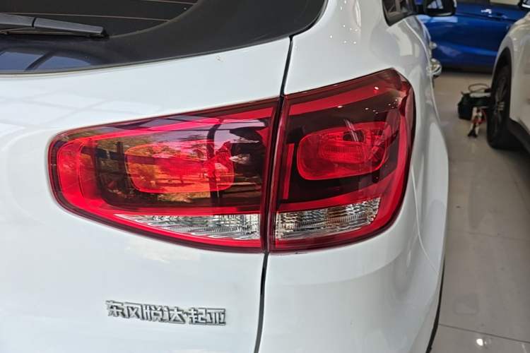Used Kia KX3 2017 1.6L Automatic Aoya Version Exterior 3