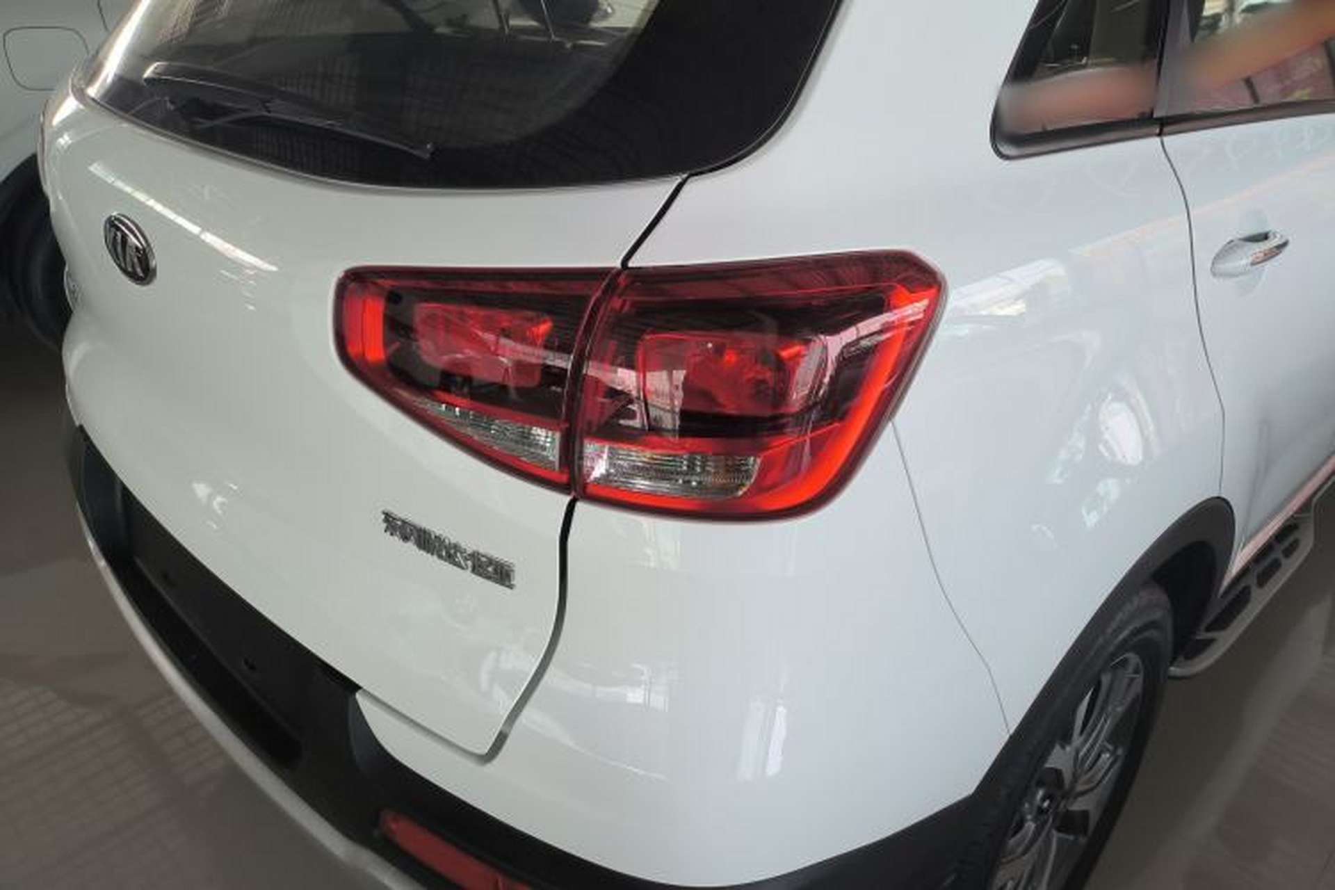Used Kia KX3 2017 1.6L Automatic Aoya Version Exterior 3