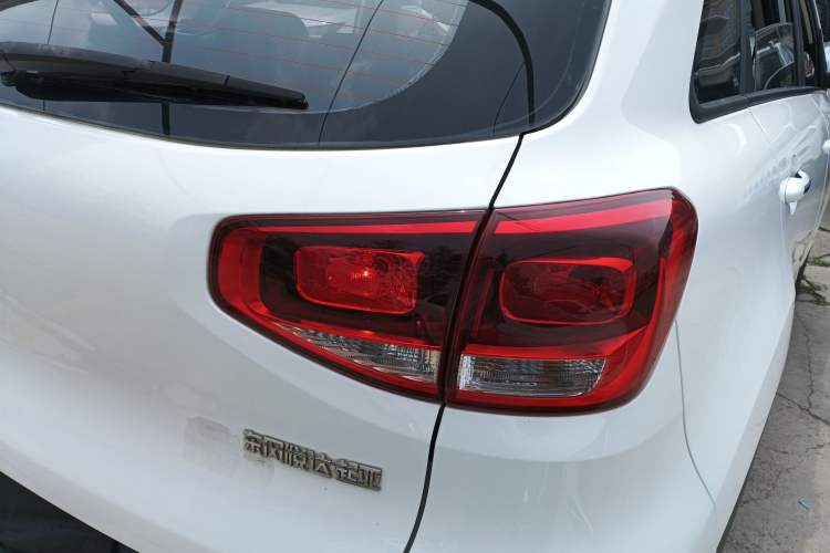 Used Kia KX3 2017 1.6L Automatic Aoya Version Exterior 3