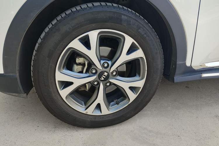 Used Kia KX3 2017 1.6L Automatic Aoya Version Exterior 4