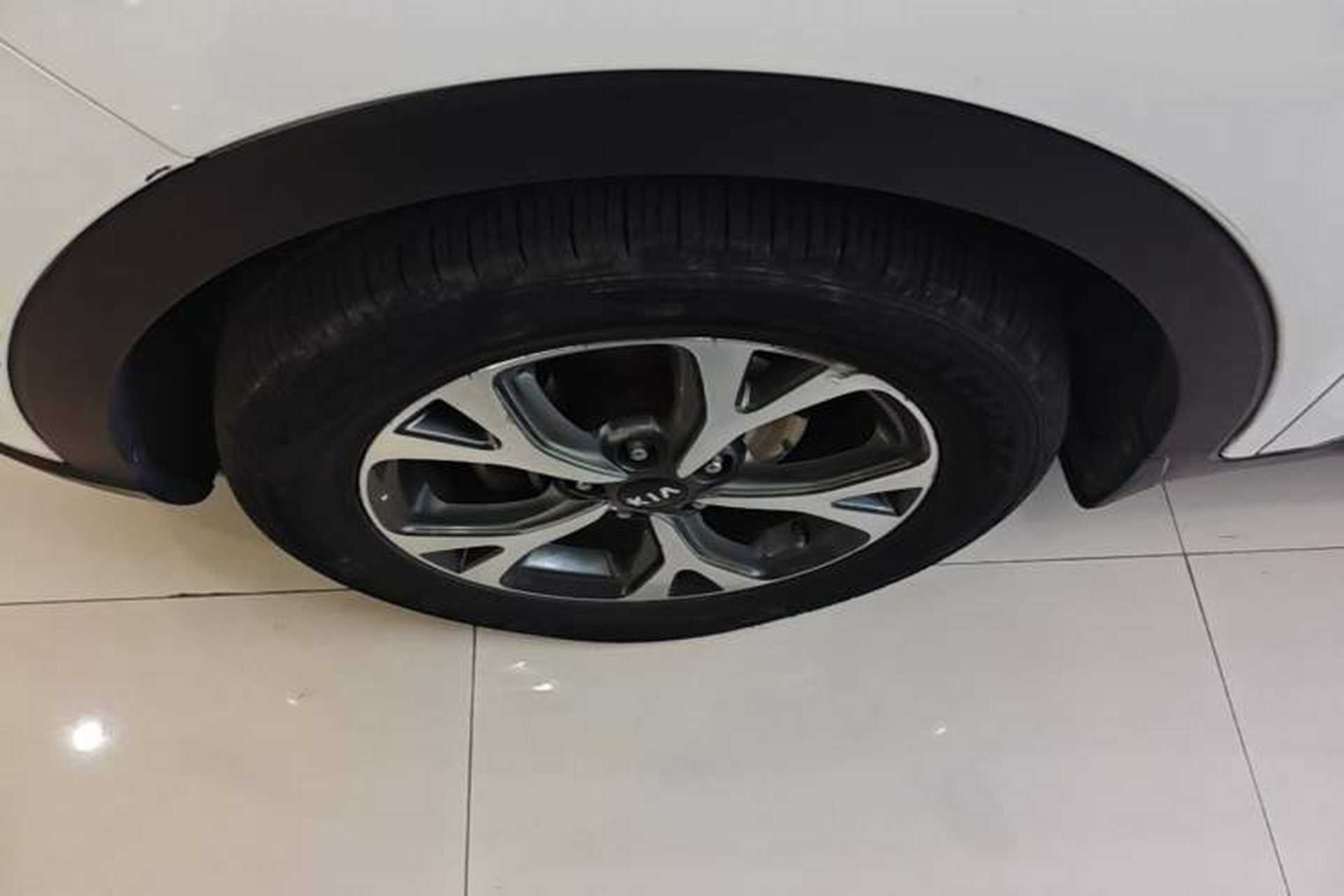 Used Kia KX3 2017 1.6L Automatic Aoya Version Exterior 4