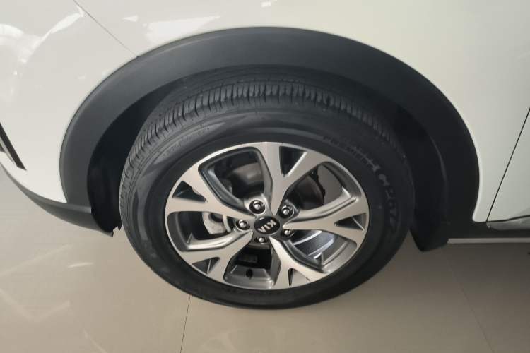 Used Kia KX3 2017 1.6L Automatic Aoya Version Exterior 4