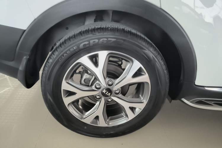 Used Kia KX3 2017 1.6L Automatic Aoya Version Exterior 5