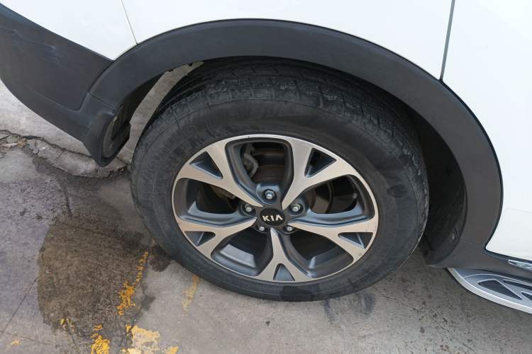 Used Kia KX3 2017 1.6L Automatic Aoya Version Exterior 5