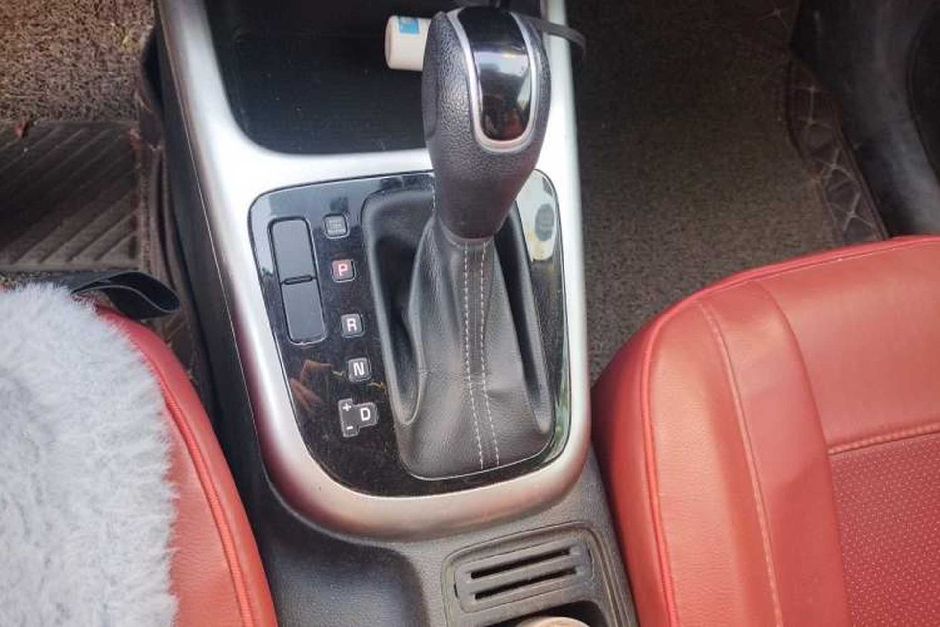Used Kia KX3 2017 1.6L Automatic Aoya Version Gear Lever