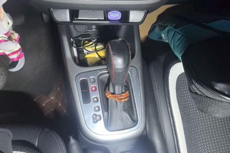 Used Kia KX3 2017 1.6L Automatic Aoya Version Gear Lever