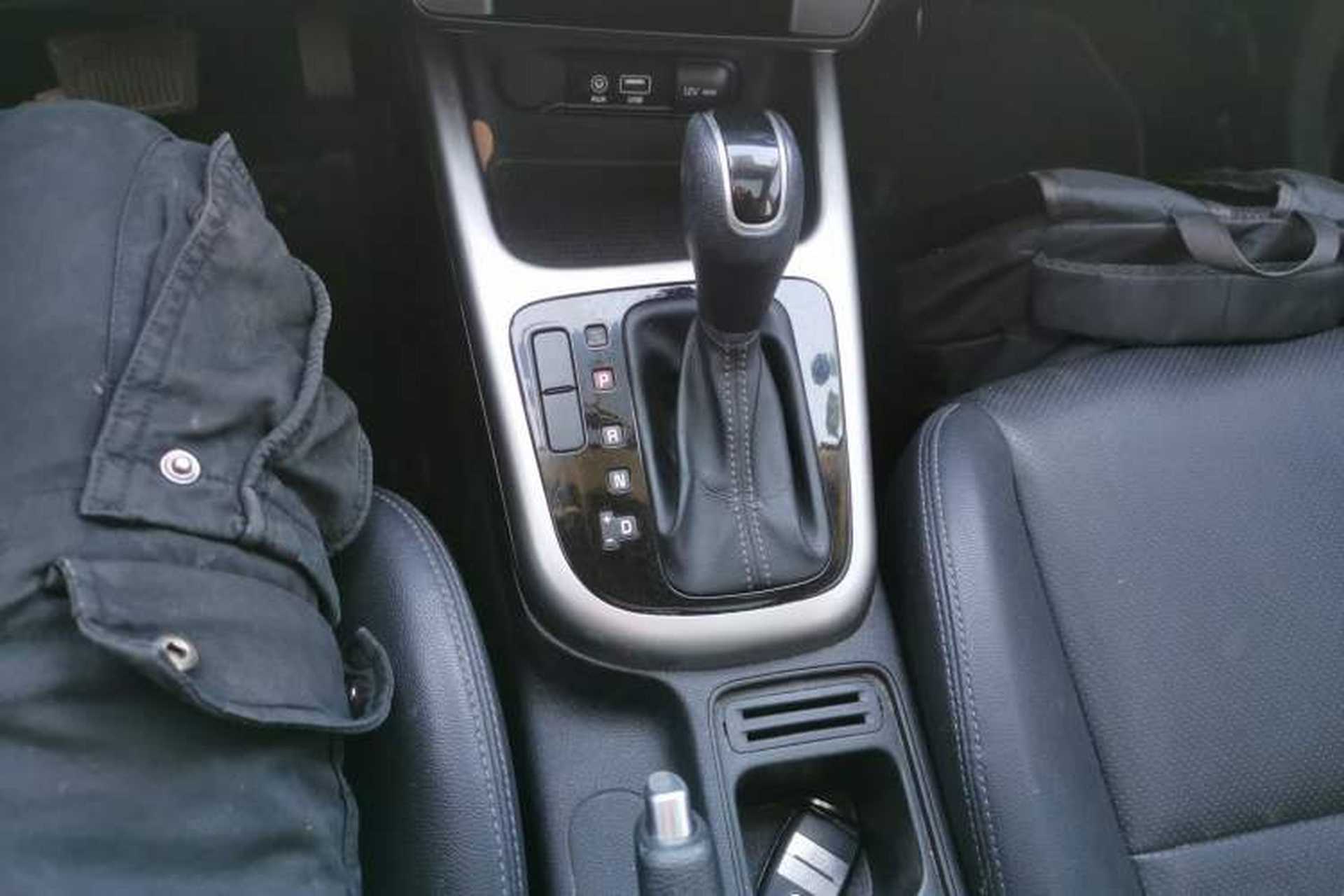 Used Kia KX3 2017 1.6L Automatic Aoya Version Gear Lever