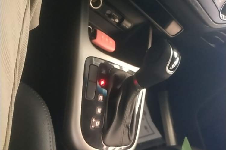 Used Kia KX3 2017 1.6L Automatic Aoya Version Gear Lever