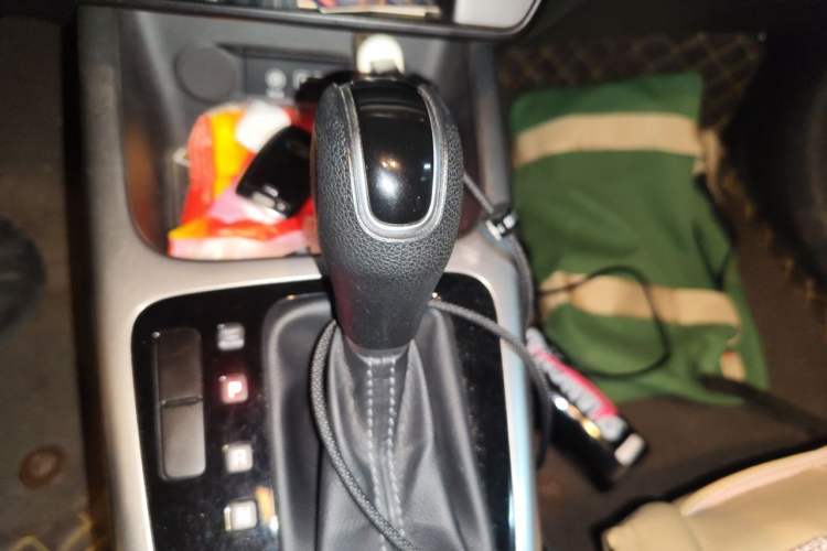 Used Kia KX3 2017 1.6L Automatic Aoya Version Gear Lever