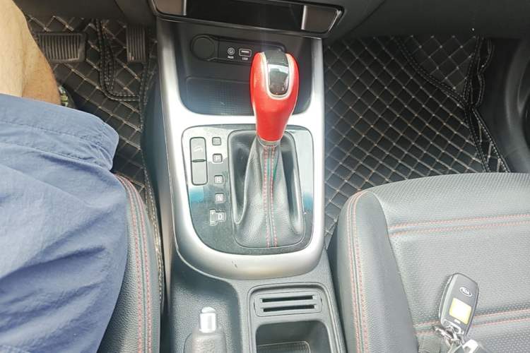 Used Kia KX3 2017 1.6T Automatic Aoya Edition Gear Lever
