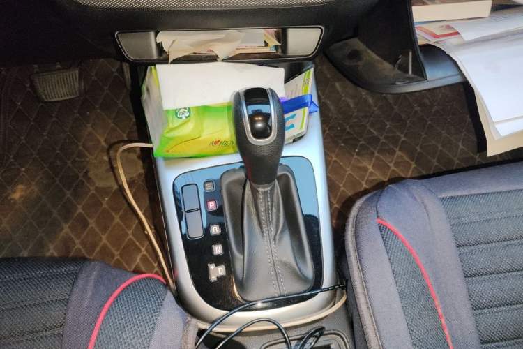 Used Kia KX3 2017 1.6L Automatic Aoya Version Gear Lever
