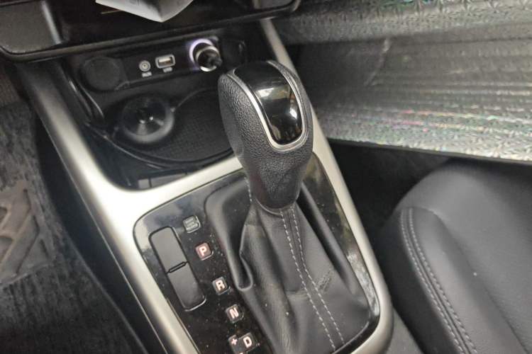 Used Kia KX3 2017 1.6L Automatic Aoya Version Gear Lever