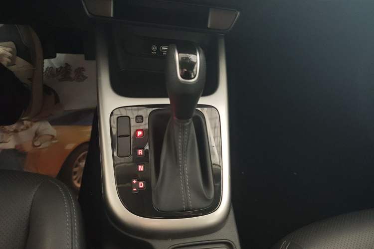 Used Kia KX3 2017 1.6L Automatic Aoya Version Gear Lever