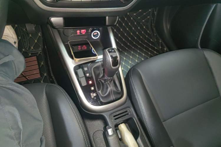 Used Kia KX3 2017 1.6L Automatic Aoya Version Gear Lever